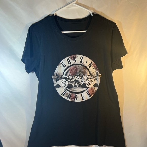 Tops - Black Graphic Tee